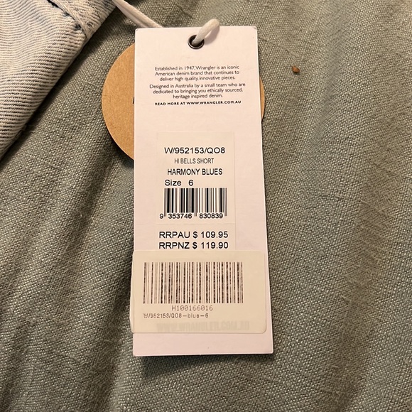 Wrangler Hi Bells shorts - Picture 3 of 3